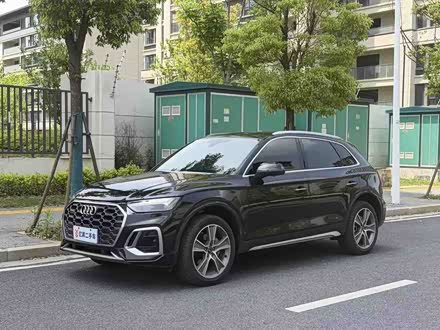 Audi Q5L 2022 改款 45T 豪华动感 Trim