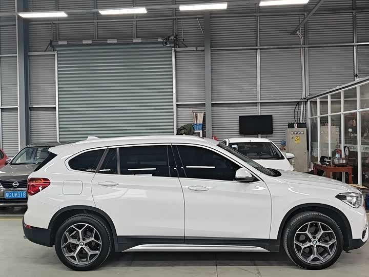 BMW X1 2019 xDrive20Li Luxury - zdjęcie 3