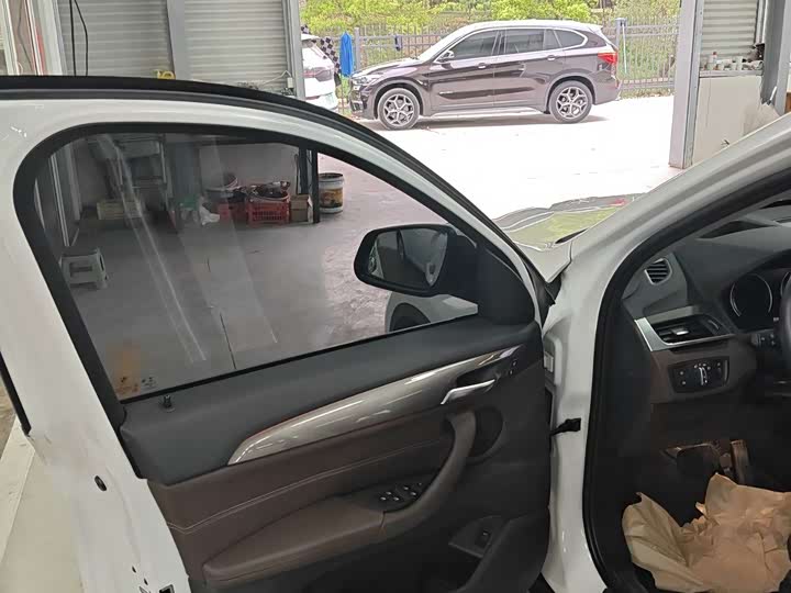 BMW X1 2019 xDrive20Li Luxury - zdjęcie 8