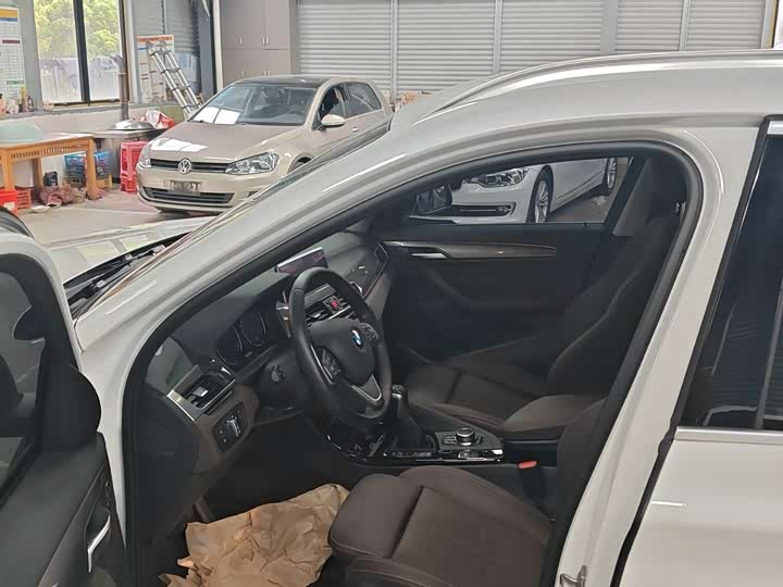 BMW X1 2019 xDrive20Li Luxury - zdjęcie 9