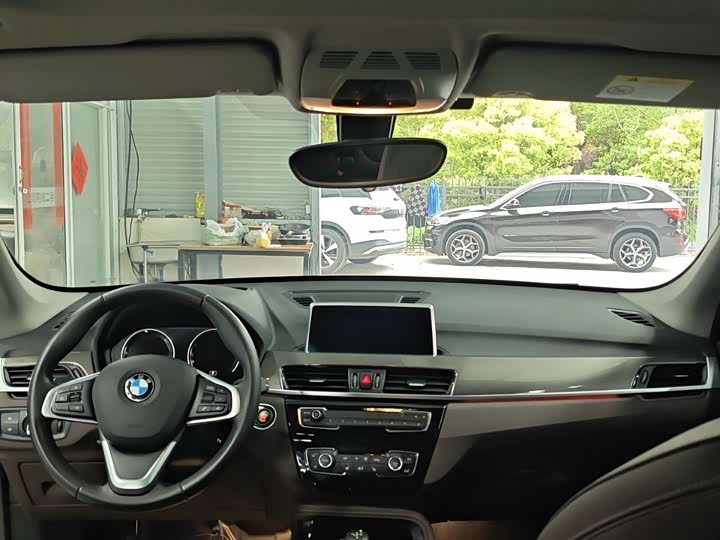 BMW X1 2019 xDrive20Li Luxury - zdjęcie 10