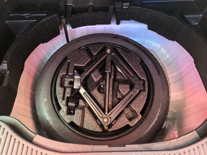 创酷 2014 1.4T 自动 2WD Luxury - zdjęcie 18