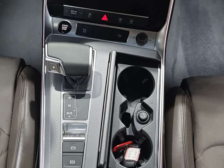 奥迪A7L 2024 45TFSI S-line 筑梦 Trim 流晶套装 - zdjęcie 9