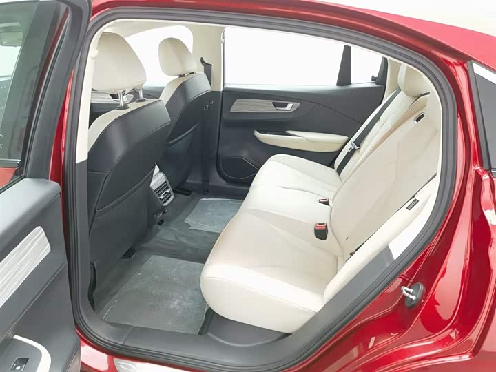 红旗E-QM5 2023款 620km PLUS - zdjęcie 15