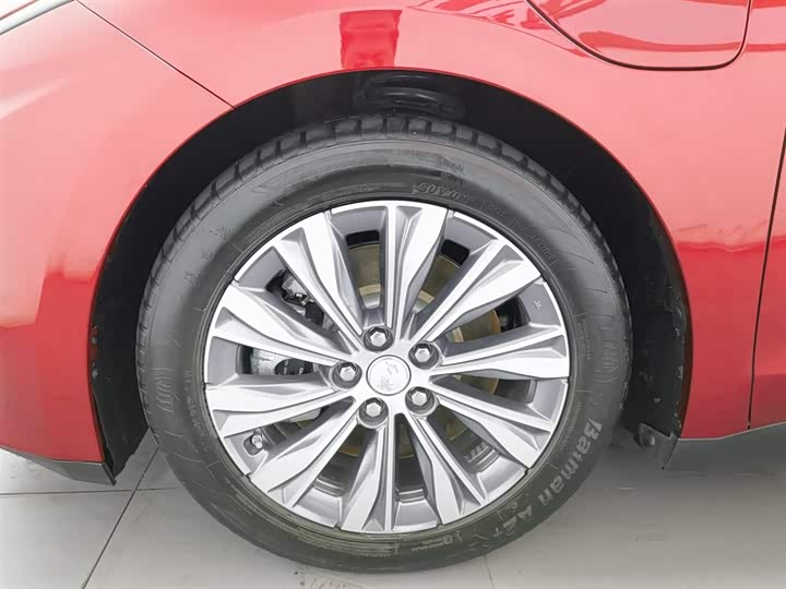 红旗E-QM5 2023款 620km PLUS - zdjęcie 17