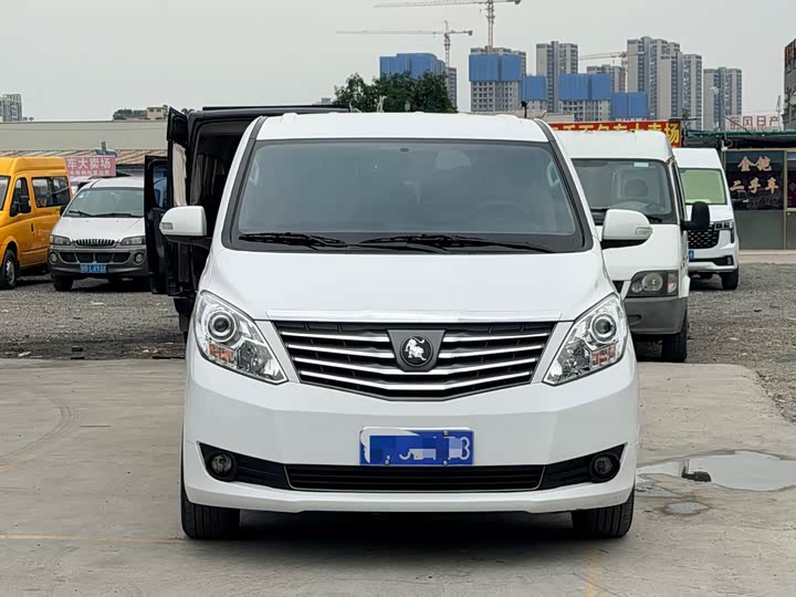 菱智PLUS 2023款 2.0L 手动舒适型CNG 9座 - zdjęcie 2