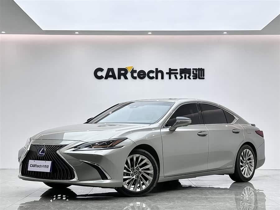 Lexus ES 300h Executive 2020