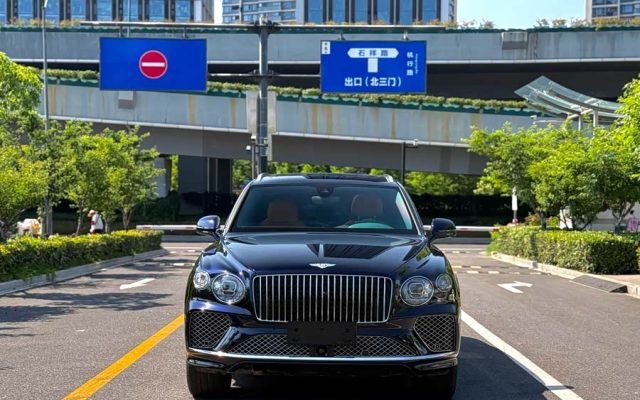 2024 4.0T V8 Long Wheelbase Luxury