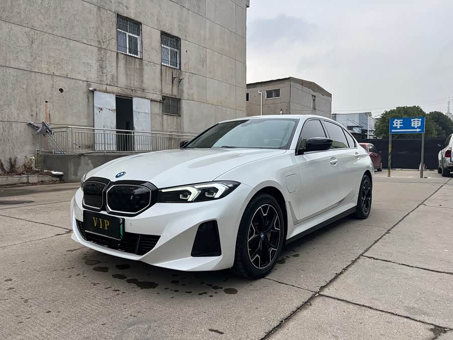 BMW i3 2024 eDrive 40 L Night Package
