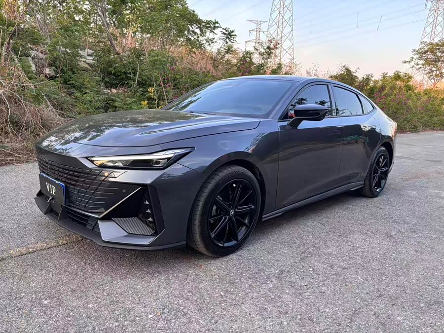 Changan UNI-V 2023 1.5T Premium