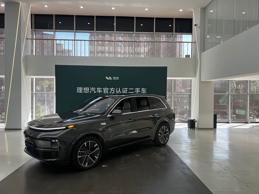Li Auto L8 2025 Max Intelligent Renewal Version