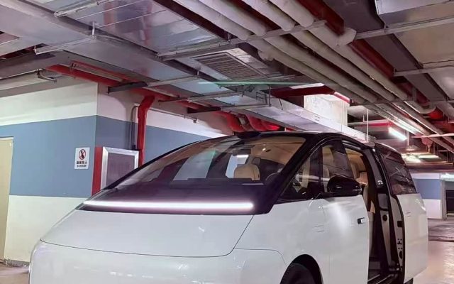 Li Auto MEGA 2025 Ultra Smart Refresh