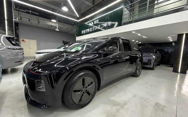 Li Auto i8 2025 Standard Edition
