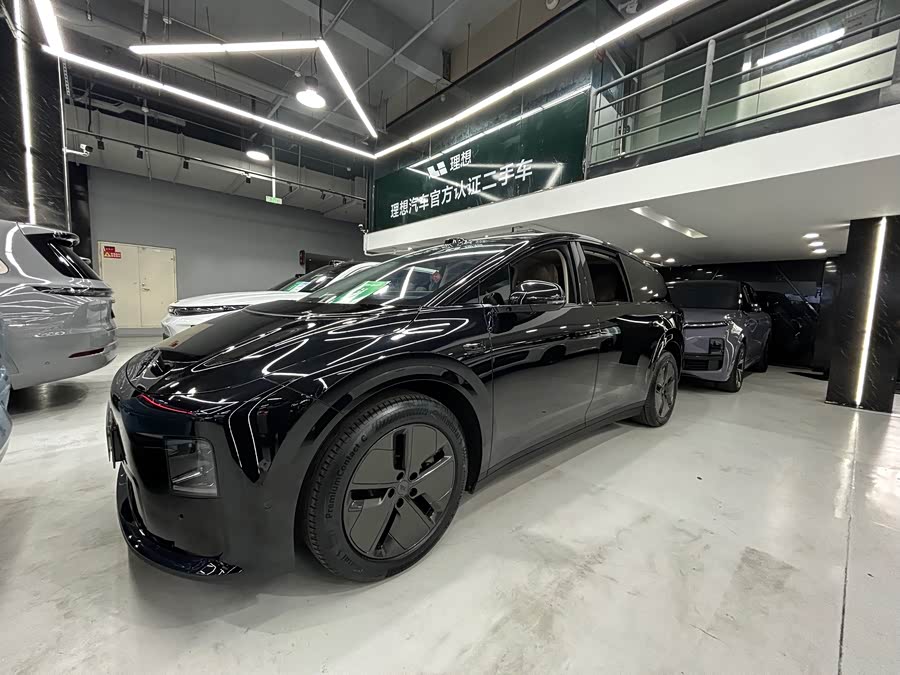 Li Auto i8 2025 Standard Edition