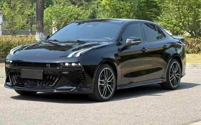 Lynk & Co 03 2.0T Auto Ultra