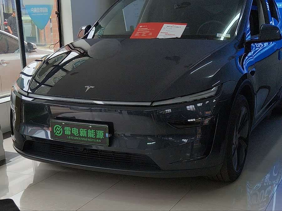 Model Y 2025 RWD