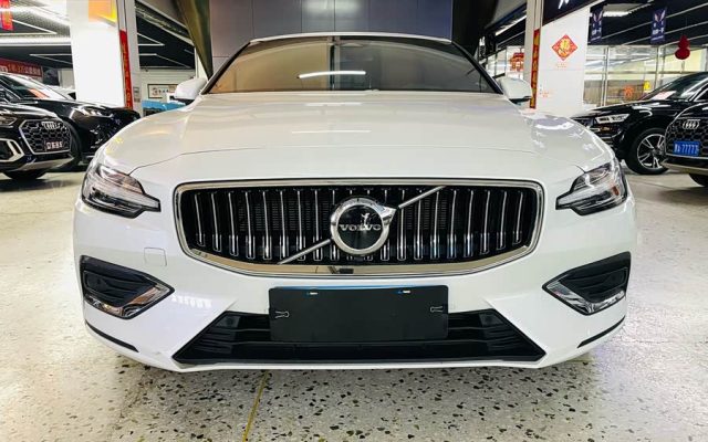 Volvo S60 2025 B4 Intelligent Luxury