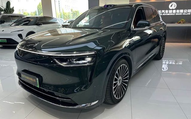 Wenjie M8 2025 Extender Ultra 53.4kWh 6-seater (192-line Laser Radar)
