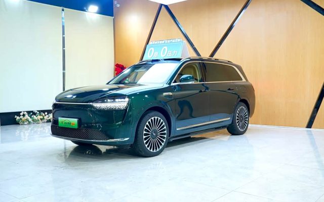 Wenjie M9 2025 EV Ultra 100kWh 6-seater (192-line LiDAR)