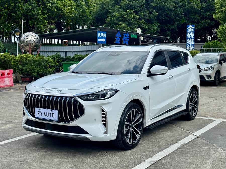 Jietu X70 PLUS 2023 1.6T DCT Stronger PRO+ 7-seater