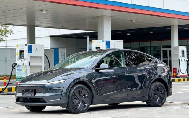 Model Y 2025 RWD