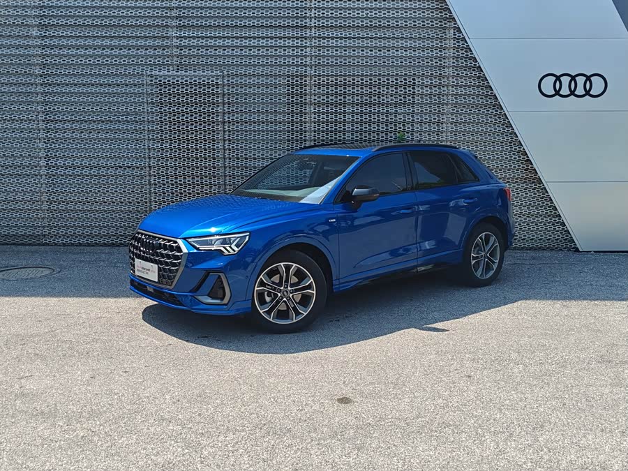 Audi Q3 2023 45 TFSI quattro Sport