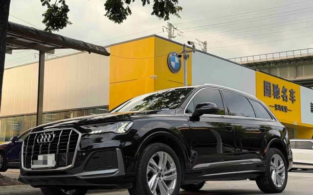 Audi Q7 2023 45 TFSI quattro S line Sport
