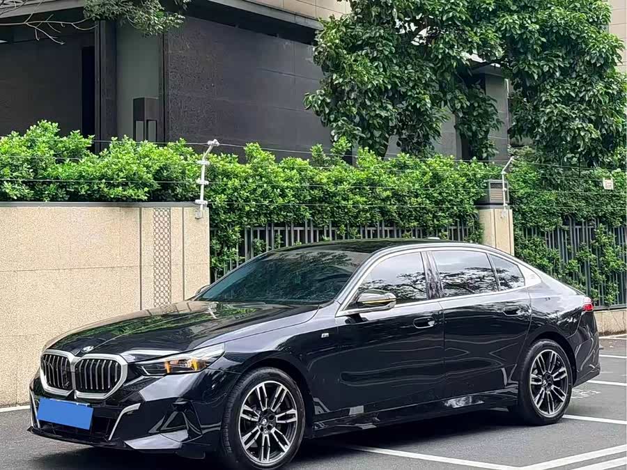 BMW 5 Series 2024 530Li Leading M Sport Package