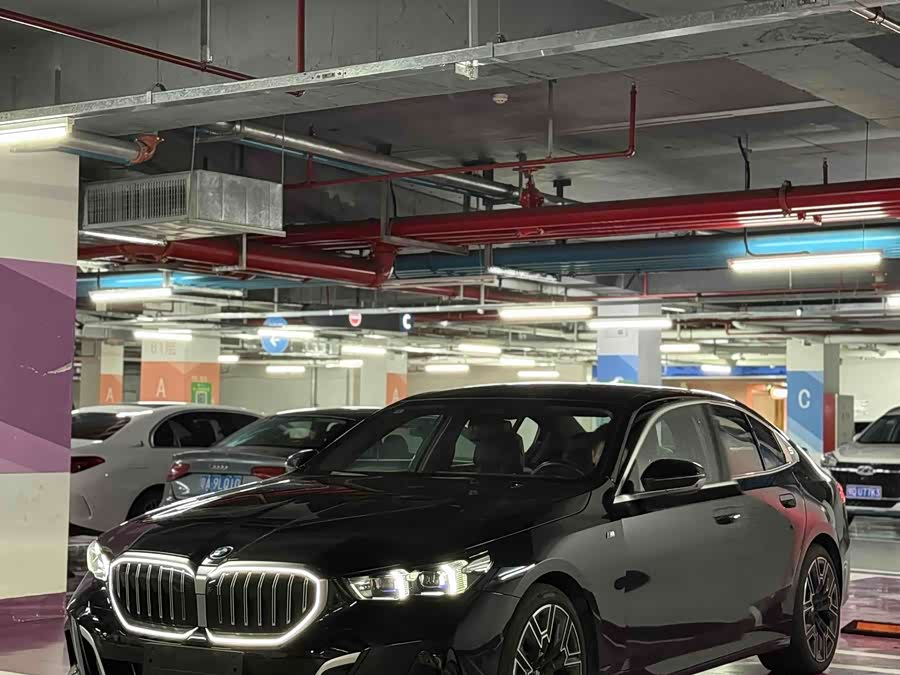 BMW 5 Series 2025 530Li Deluxe M Sport Package