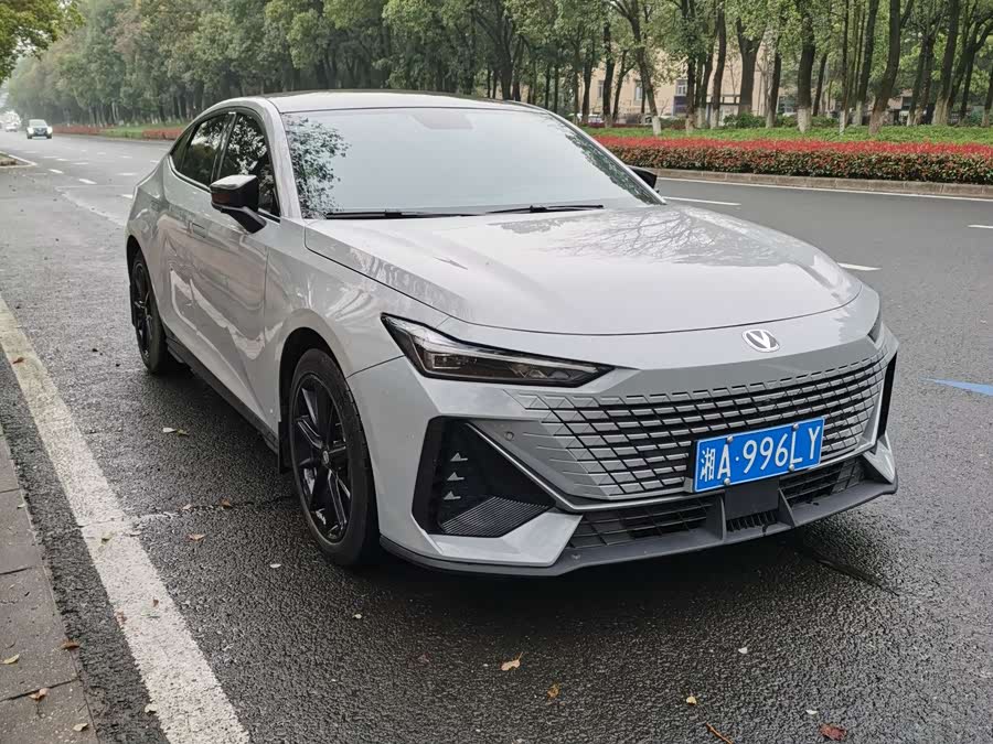 Changan UNI-V 2023 1.5T Premium