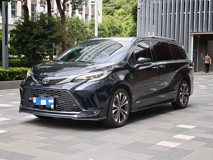 Grevia 2022 2.5L Hybrid Premium