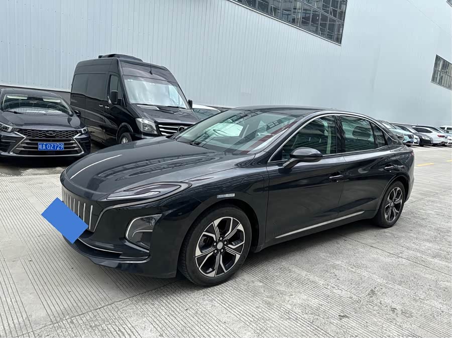 Hongqi E-QM5 2024 450km Travel Edition