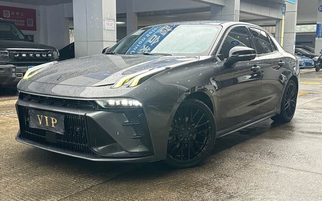 Lynk & Co 03 2.0T DCT Sport Pro