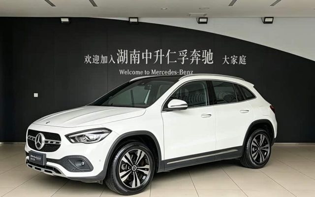 Mercedes-Benz GLA 220
