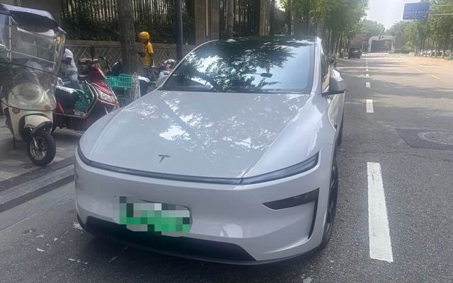 Model Y 2025 RWD