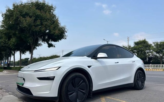 Model Y 2025 RWD