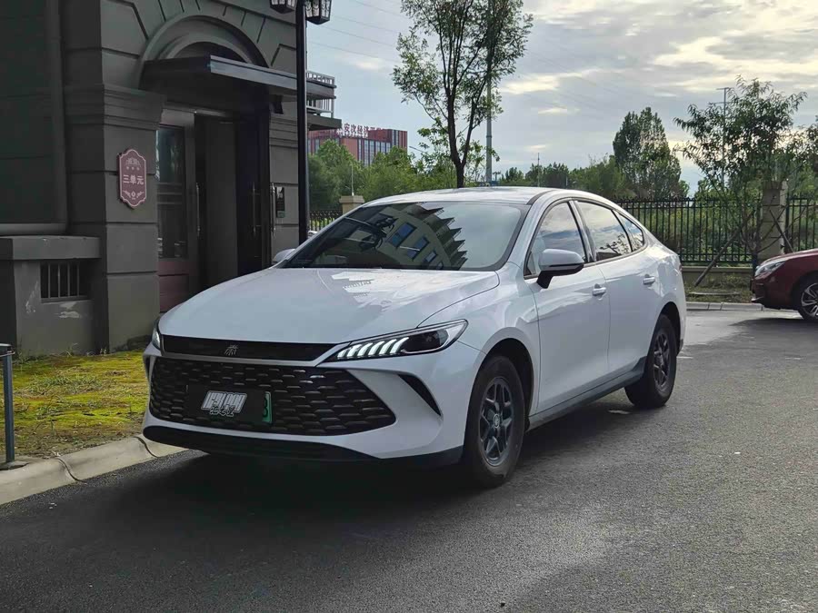Qin PLUS 2025 DM-i Smart Driving 128KM Entry
