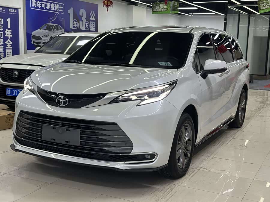 Sienna 2026 2.5L Hybrid 4WD Premium