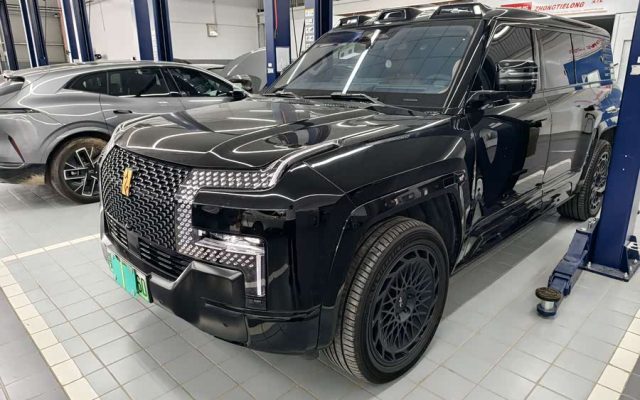 Yangwang U8 L 2025 Ding Shi Edition