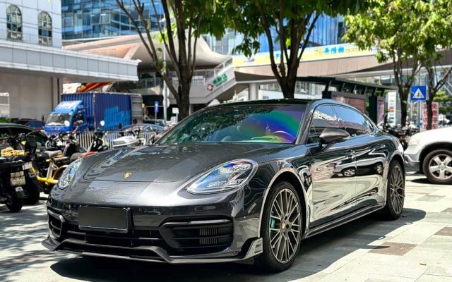 2023 Porsche Panamera Executive Platinum Edition 2.9T