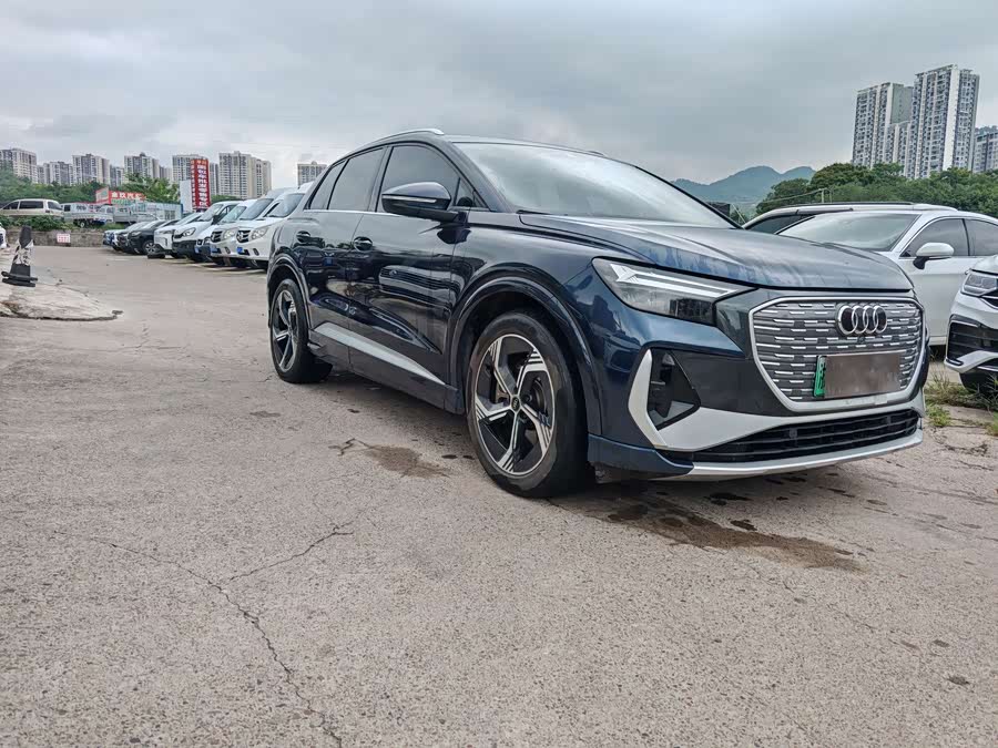 Audi Q4 e-tron 2023 50 e-tron quattro Premium