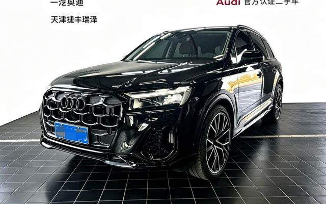 Audi Q7 2025 55 TFSI quattro S line Black Warrior