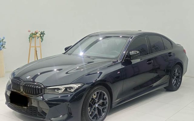 BMW 3 Series 2024 330i M Sport Night Package