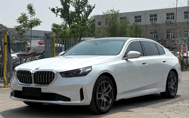 BMW 5 Series 2024 530Li Luxury Edition