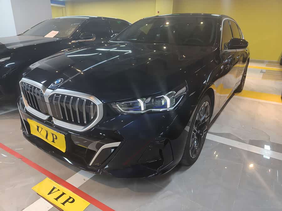 BMW 5 Series 2025 530Li Deluxe M Sport Package