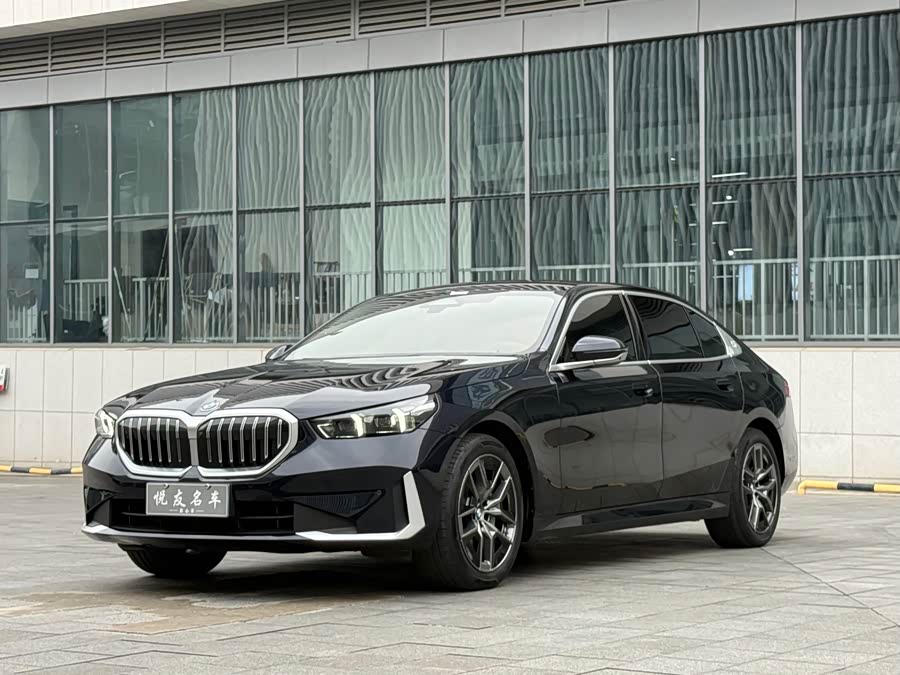 BMW 5 Series 2025 530Li Leading Luxury Package