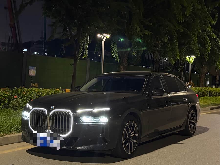BMW 7 Series 2023 735Li M Sport Package