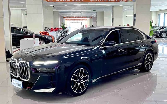 BMW 7 Series 2023 735Li M Sport Package