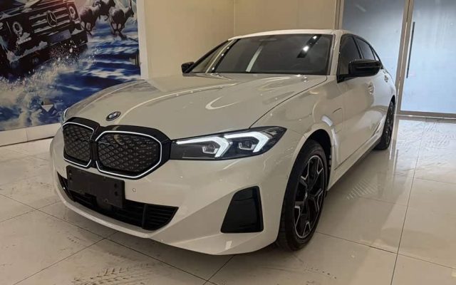 BMW i3 2025 eDrive 40 L Night Package