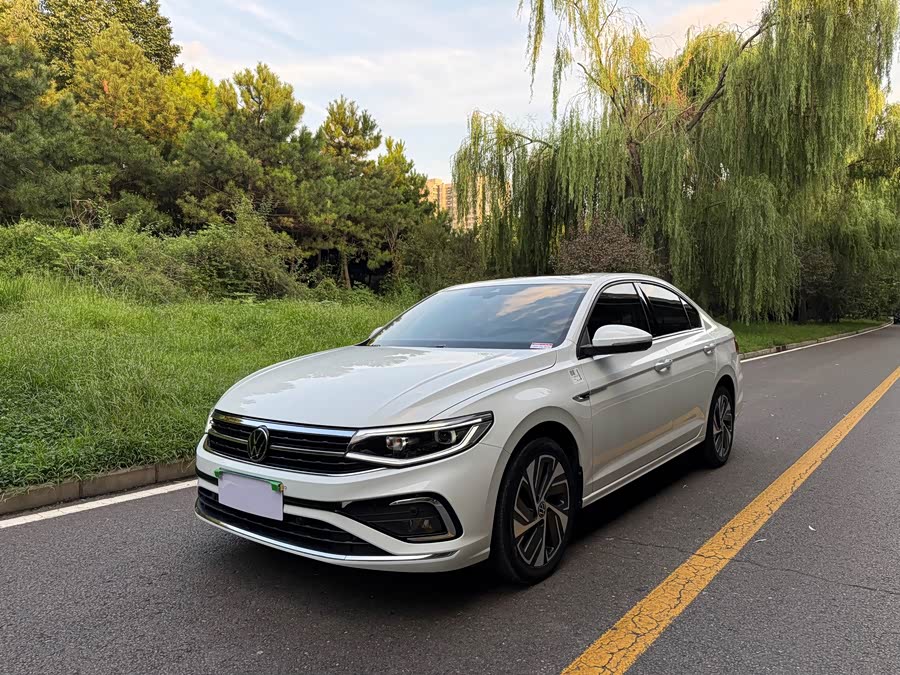 Bora 2024 300TSI DSG Executive